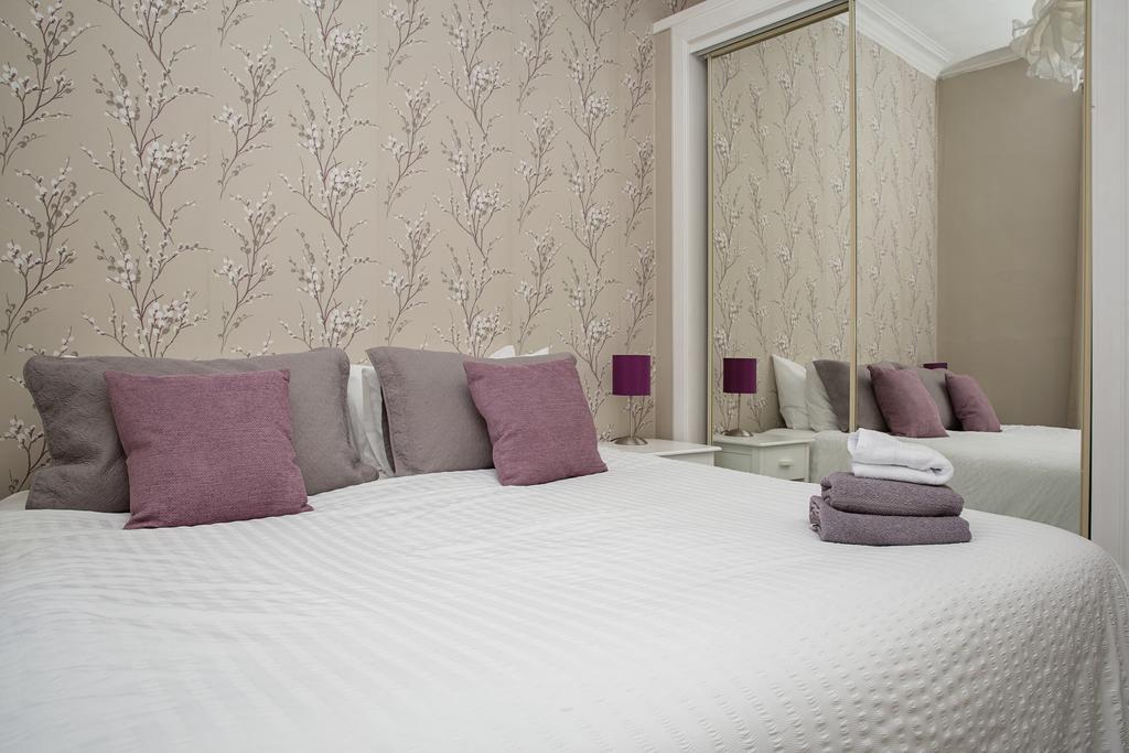 Prestwick Town Center Flat Lägenhet Exteriör bild
